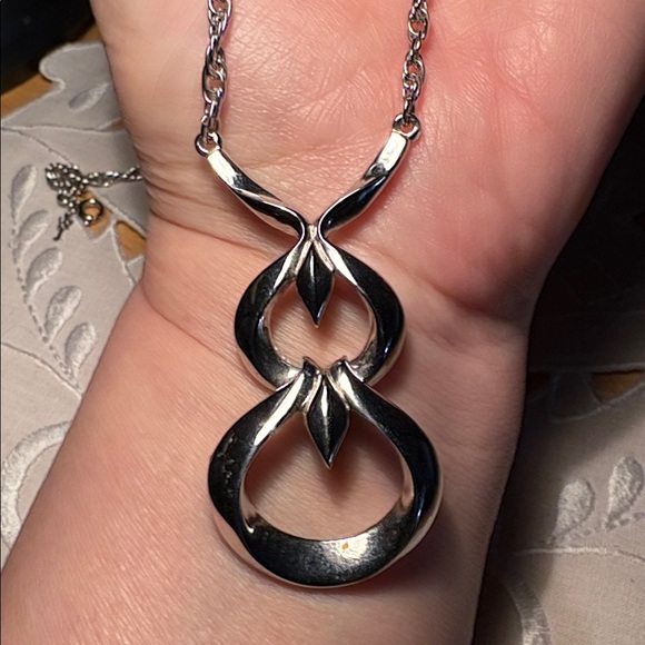 021)VINTAGE Trifari necklace - Picture 2 of 7